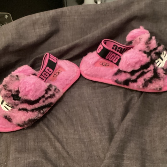 UGG Vibrant Pink and Black Fuzzy Slippers - Picture 1 of 1